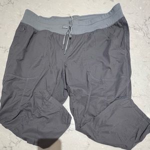 The North Face Women’s Capri Pants Gray, Size XXL